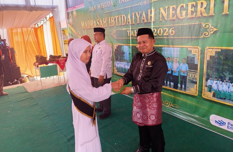 Haru dan Membanggakan, 141 Siswa MIN 1 Merangin Dilepas dan 108 Santri Diwisuda Tahfidz Juz 30