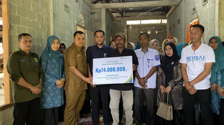 Ahli Waris lbu Tukang Jahit di Desa Sungai Gantang Terima Santunan JKM 74 Juta dari BPJS Ketenagakerjaan Inhil