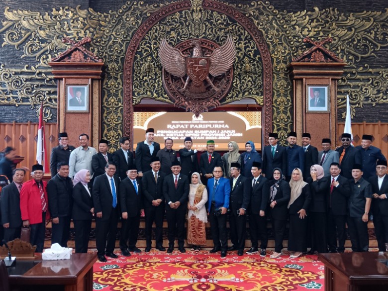 Samsul Riduan Dilantik sebagai Wakil Ketua DPRD Jambi dalam Rapat Paripurna