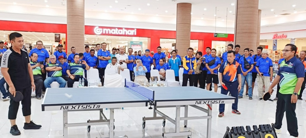Gubernur Al Haris dan Kapolda Unjuk Kebolehan di Pembukaan Turnamen Tenis Meja Piala Gubernur Jambi 2024