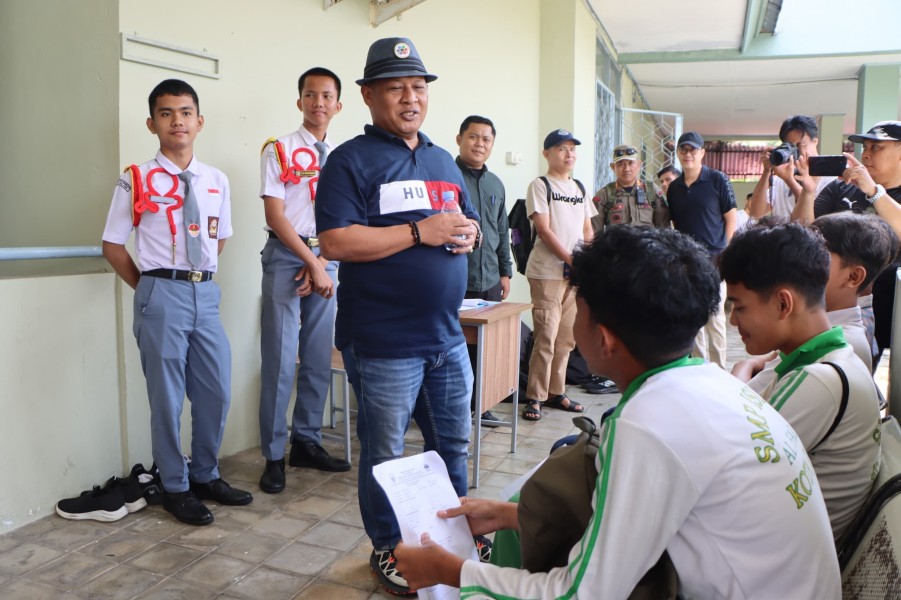 Plt Kadisdik Jambi Pantau Seleksi SPMB di SMAN Titian Teras, Pastikan Kelulusan Murni Hasil CAT