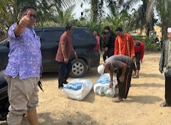 GALERI: Pemdes Batu Ampar Sebarkan Benih Ikan di Sungai Nibul