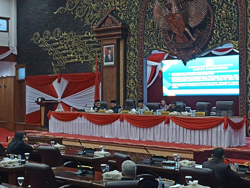 Rapat Paripurna DPRD Jambi Hasilkan Pengesahan Tiga Ranperda