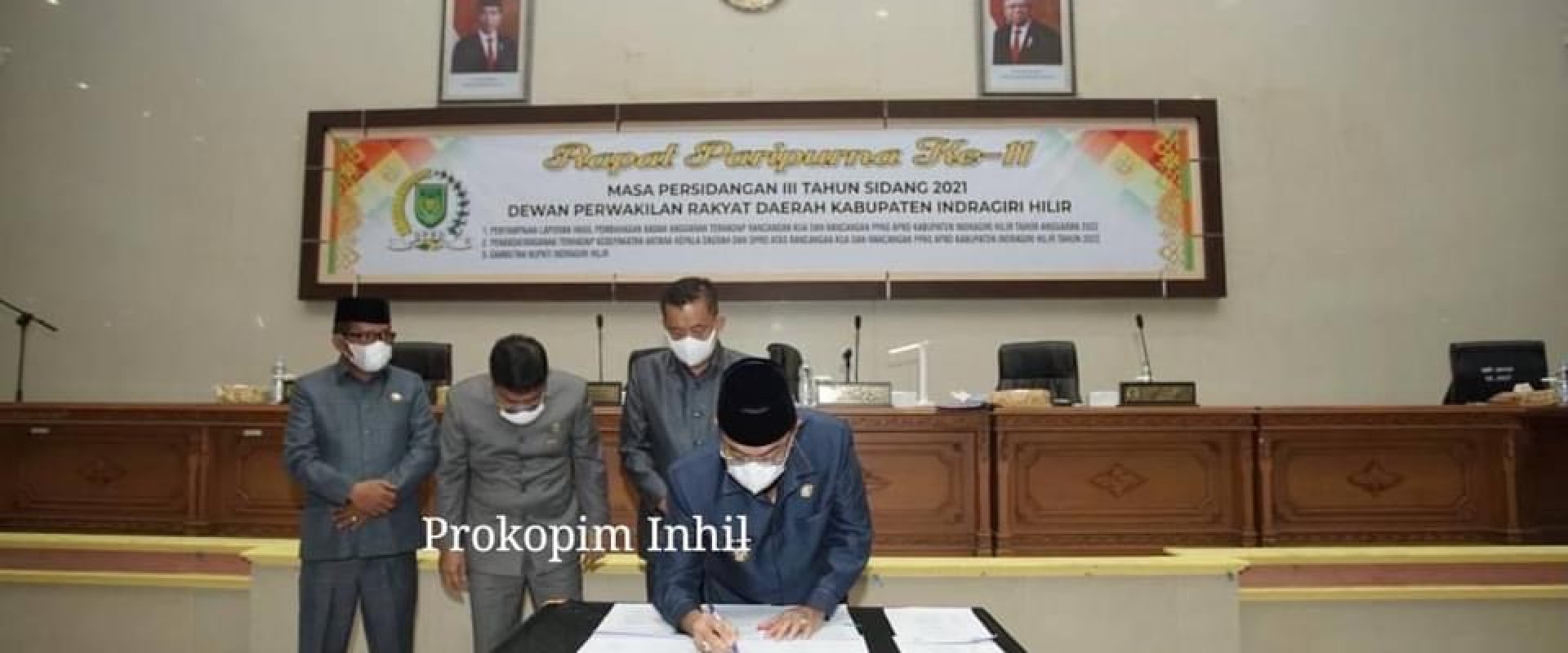 Rapat Paripurna Ke-11 Masa Persidangan III Tahun Sidang 2021,Bupati Dan DPRD Inhil Tanda Tangani KUA Dan PPAS APBD Tahun Anggaran 2022