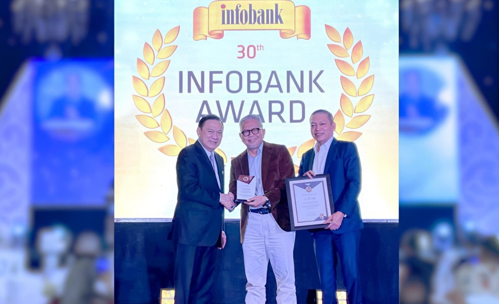 Bank Jambi Raih Penghargaan Kinerja Gemilang Infobank Crown Champion 2025