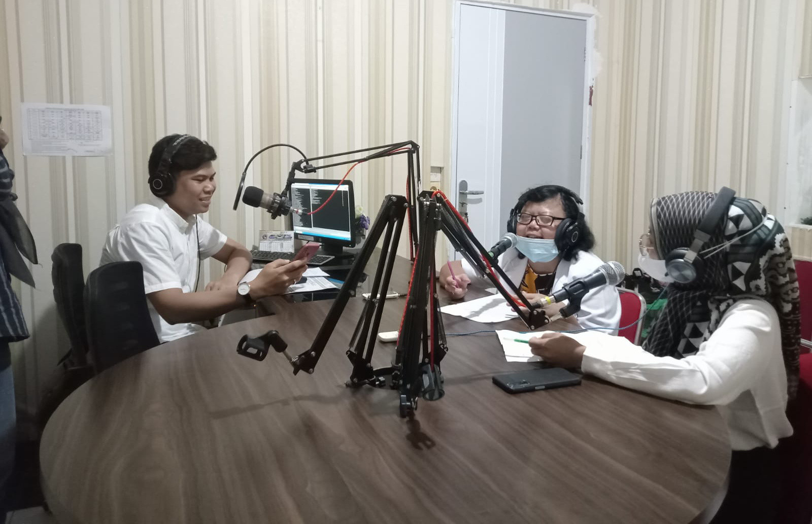 RSUD PH Tembilahan, Bincang Santai Tentang Dampak Negatif Narkoba Di Radio Gemilang FM