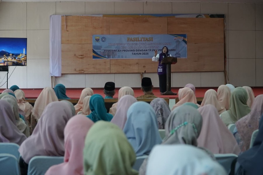 Hesti Haris Dorong Semangat Gerakan Metode Belajar 30 Menit Bisa Baca Al-Qur'an di Sungai Penuh
