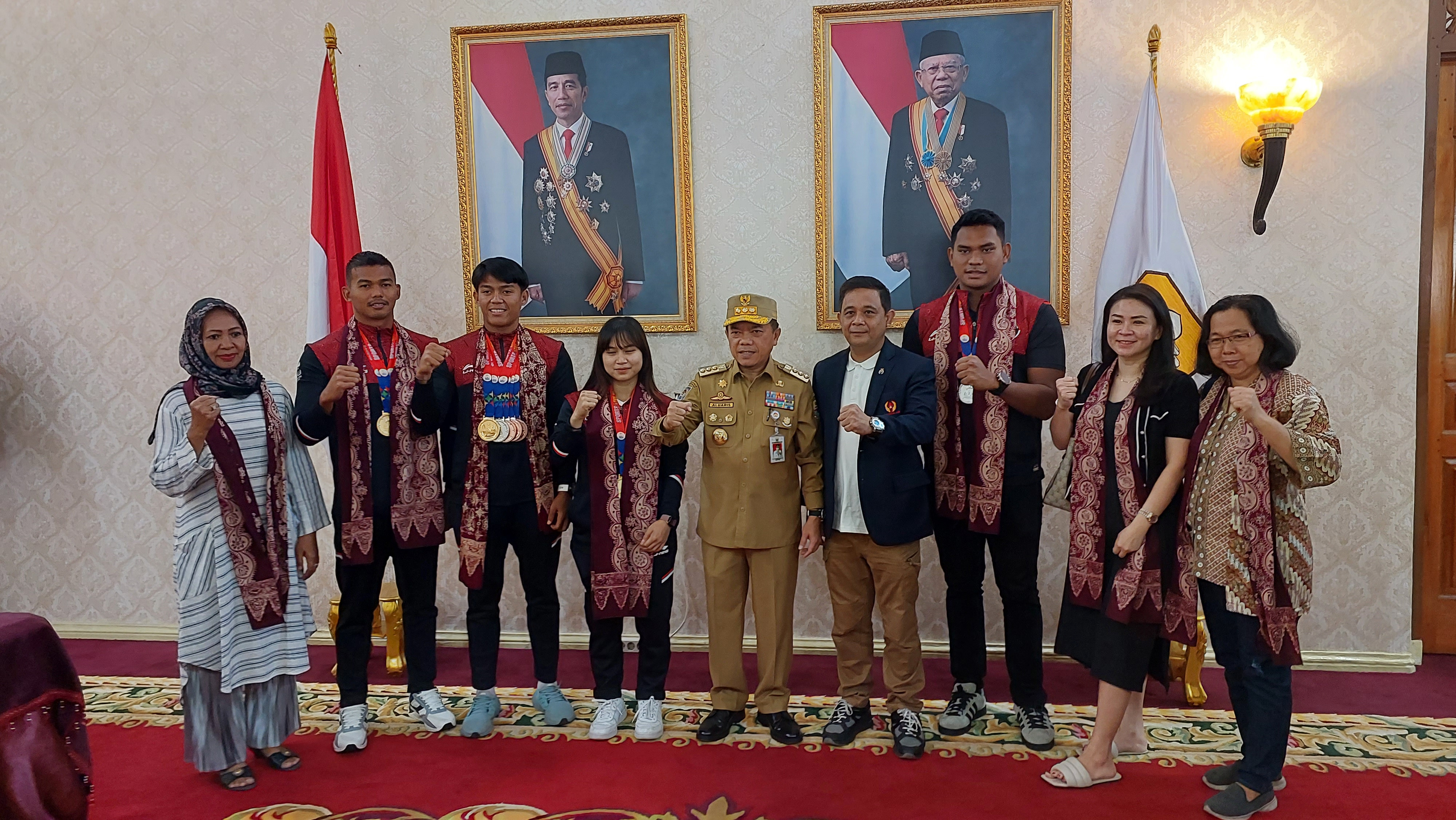 Membanggakan, Gubernur Al Haris Berikan Bonus Kepada 7 Atlet SEA Games Asal Jambi