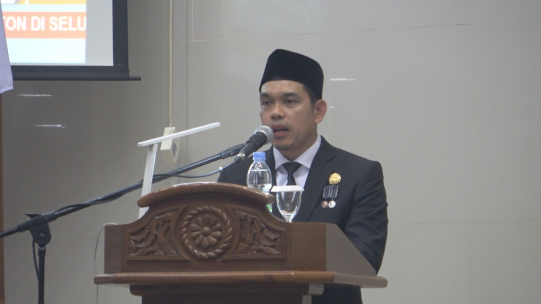 GALERI: Pj Bupati Inhil Hadiri Pengambilan Sumpah Janji Anggota DPRD