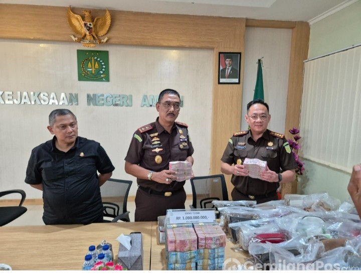 Tim Penyidik Kejari Ambon, Geledah Dan Sita Dokumen Dan Barang Bukti Lainnya Terkait Dugaan Korupsi Di PT. Dok Dan Perkapalan Waiame Ambon
