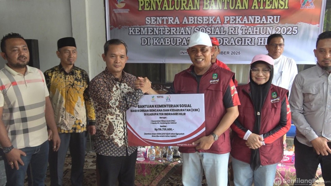 Bupati dan Ketua PMI Inhil Salurkan 124 Paket Bantuan Atensi Bersama Balai Sentra Abiseka Pekanbaru