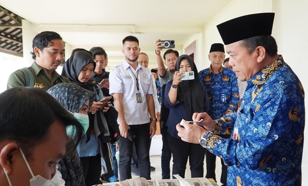 Menuju Jambi Bersinar: Gubernur Al Haris dan Seluruh Pejabat Pemrov Jambi Lakukan Tes Urine