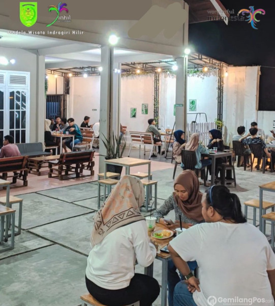 Ayo Nongkrong Bareng Kawan di Halaman Caffe Tembilahan