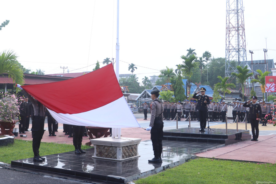 Di Hari Sumpah Pemuda Kapolres Inhil Beri Penghargaan kepada Personel Berprestasi