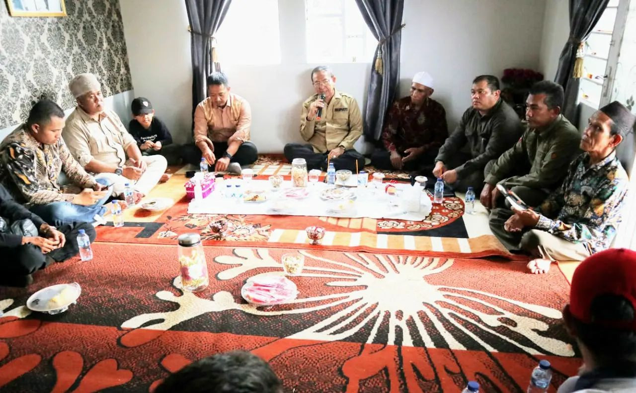 Bupati HM Wardan MP Silaturahmi dan Diskusi Bersama Forum Komunikasi RT/RW Se-Kecamatan Kuindra
