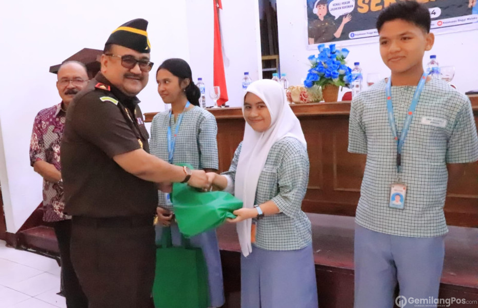 Jaksa Masuk Sekolah, Kejati Maluku Bersama SMAN1 Ambon, Sepakat Perangi Aksi Perundungan di Lingkungan Sekolah