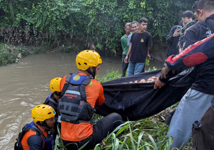 Bermain Hujan Berujung Duka, Bocah 7 Tahun di Jambi Ditemukan Tewas Terseret Arus Parit