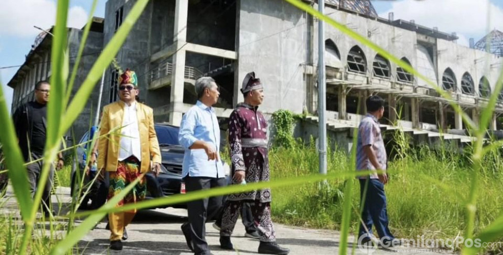 Pembangunan Akan Dilanjutkan, Pj.Bupati Herman Tinjau Islamic Centre