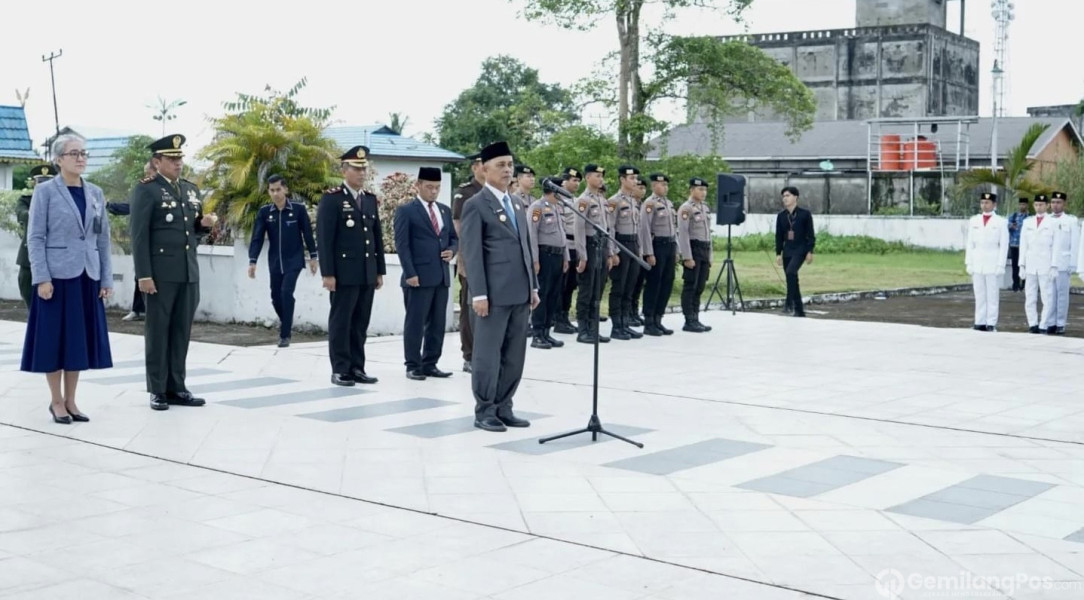 Peringati Hari Kebangkitan Nasional Ke-116, Pj Bupati Herman Ziarah Ke TMP Yudha Bhakti Tembilahan