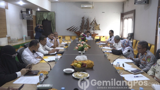 PJ Bupati Inhil Erisman Yahya Pimpin Rapat Penataan Pusat Perbelanjaan