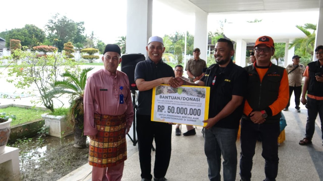Bupati Inhil Herman Lepas Bantuan untuk Korban Musibah Sumbar Melalui IKMR Inhil