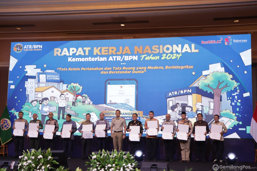 Kontribusi Berantas Mafia Tanah, Jaksa Agung Terima Penghargaan