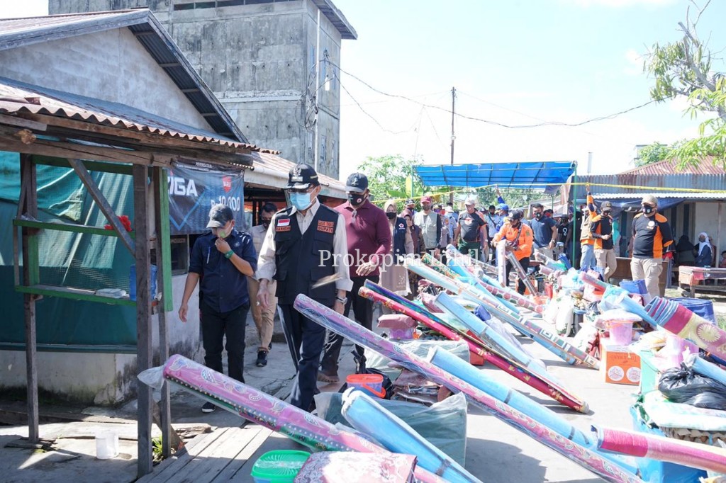 Bupati bersama Wabup Salurkan Bantuan Bencana Korban Lonsor Kampung Betuah