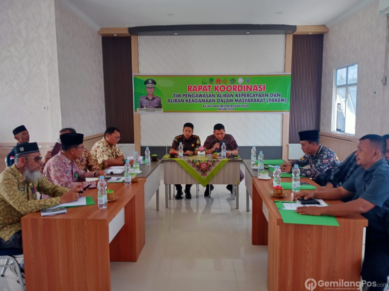 Kejari Rohil Gelar Rapat Koordinasi Tim Pengawasan Aliran Kepercayaan dan Aliran Keagamaan dalam Masyarakat (PAKEM)