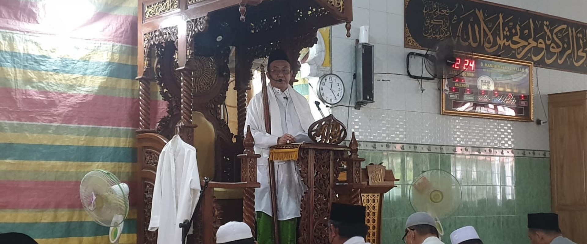 Bupati Khatib Shalat Jumat Di Masjid Al-Falah, Keritang