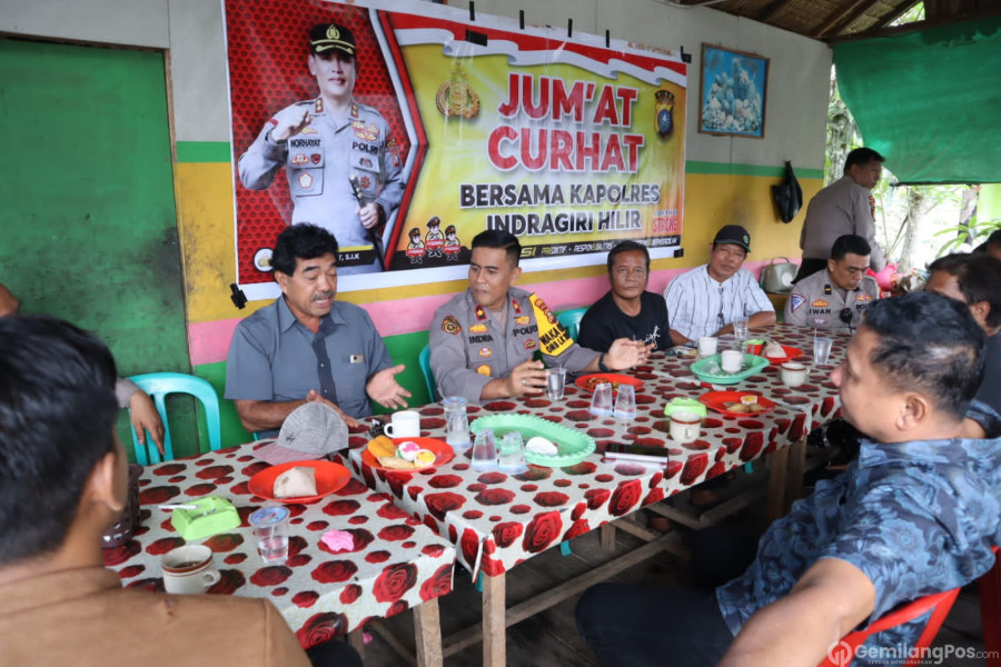 Polres Inhil Gelar Jum'at Curhat Bersama Warga Tanjung Harapan