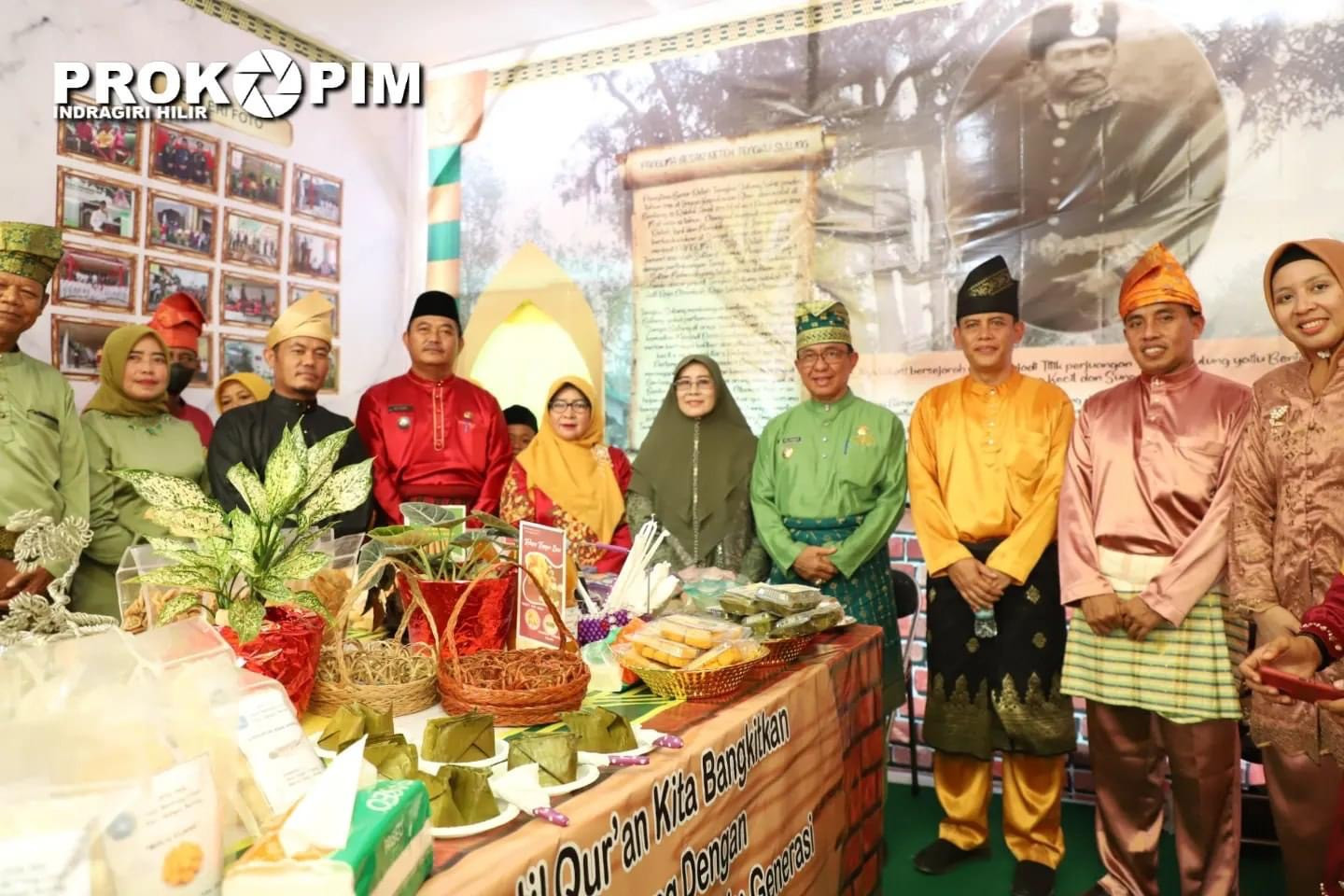 Bupati Inhil Bersama Ketua Dekranasda Buka Pameran Stand Bazar MTQ ke-53 Inhil Tahun 2023