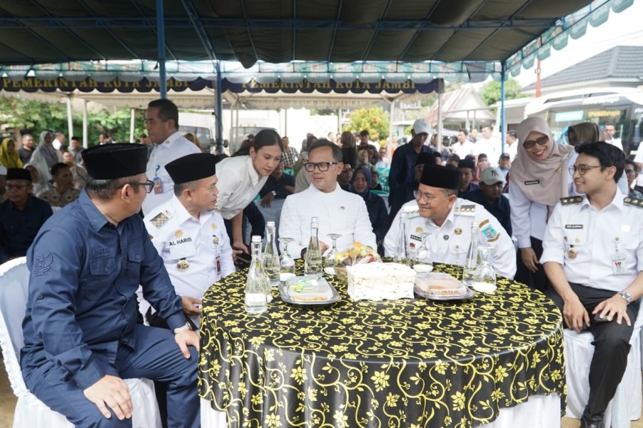 Wamendagri Bima Arya Kagumi Kampung Bahagia Kota Jambi, Al Haris: Solusi Nyata dari Tingkat RT