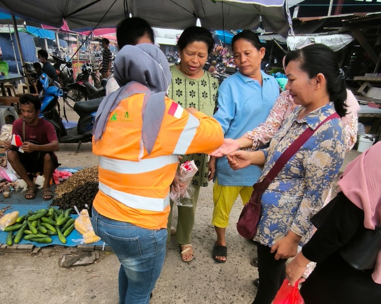 Udara Jambi Tak Sehat, PT SAS Bergerak Bagikan 10.000 Masker