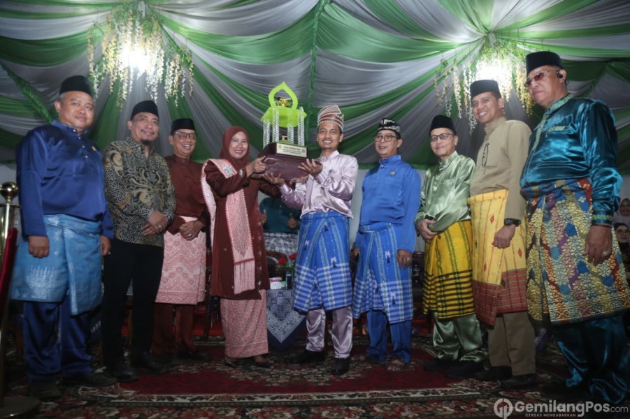 Wabup Yuliantini Tutup MTQ ke-55 Inhil di Kempas, Tembilahan Hulu Raih Juara Umum