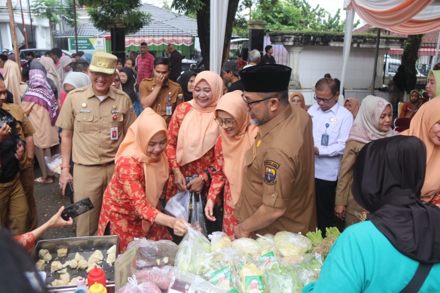 Bazar Ramadhan DWP Provinsi Jambi Bantu Warga Sediakan Kebutuhan Pokok Selama Puasa