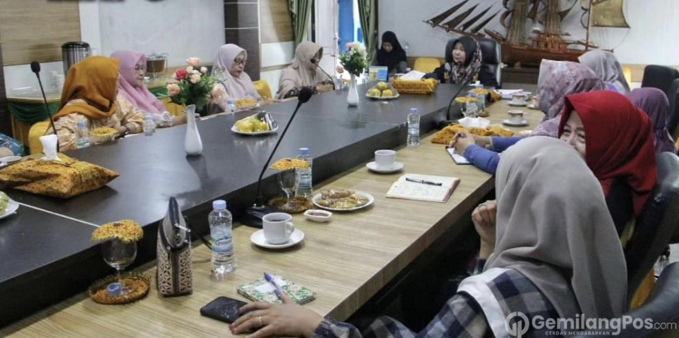 Matangkan Puncak Peringatan HKG PKK Ke-52, Pj.Ketua TP PKK Inhil Hj.Katerina Susanti Herman Pimpin Rapat