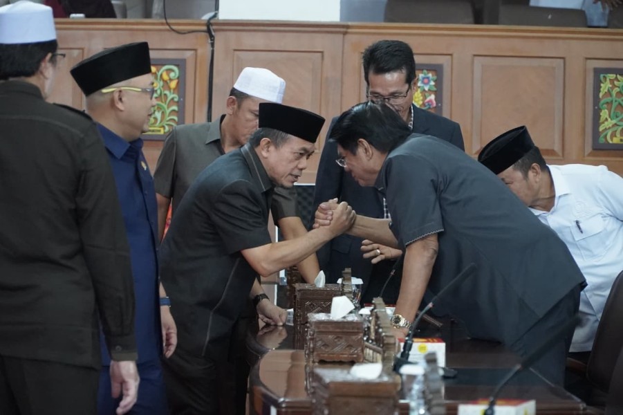 Jawab Pandangan Fraksi DPRD, Gubernur Al Haris Paparkan Capaian Pembangunan Jambi 2025 dan Arah Kebijakan 2026