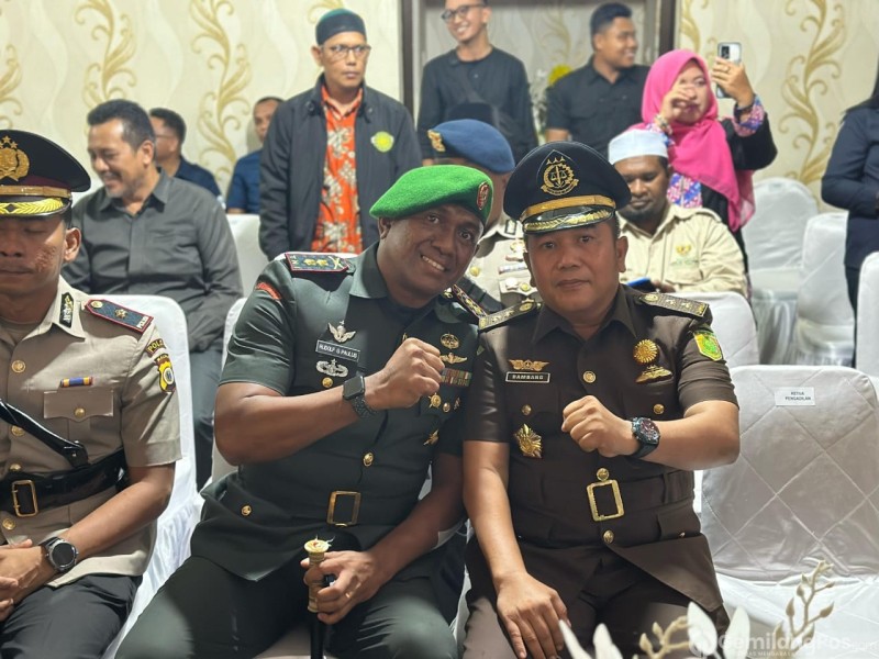 Plt. Kajari SBB Hadiri Rapat Paripurna Sertijab dan Pidato Perdana Bupati dan Wakil Bupati Kab. Seram Bagian Barat