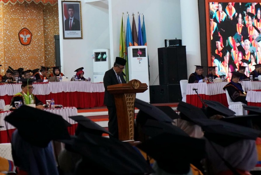 Hadiri Dies Natalis dan Wisuda UNJA, Wagub Sani Tekankan Peran Kampus dalam Pembangunan