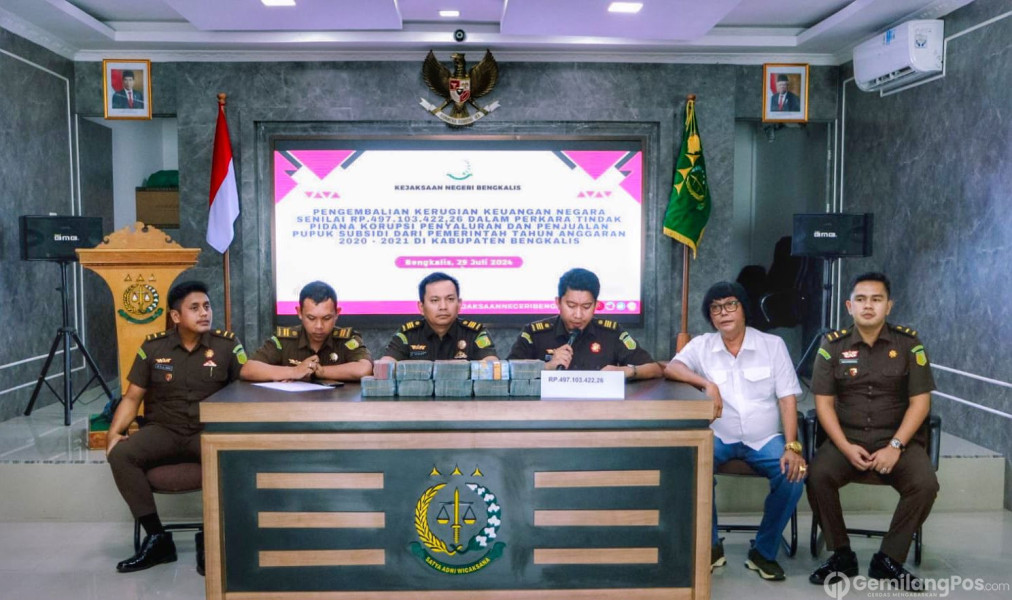 Kepala Seksi Intelijen dan Kepala Seksi Pidana Khusus Pimpin Pelaksanaan Pengembalian Kerugian Keuangan Negara dalam Kasus Penyaluran dan Penjualan Pupuk Subsidi