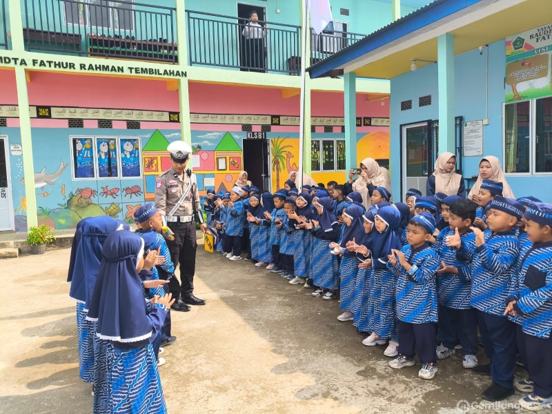 Tingkatkan Pengetahuan Anak Tentang Rambu Lalu Lintas, Satlantas Polres Inhil Sosialisasi di TK Faturrahman