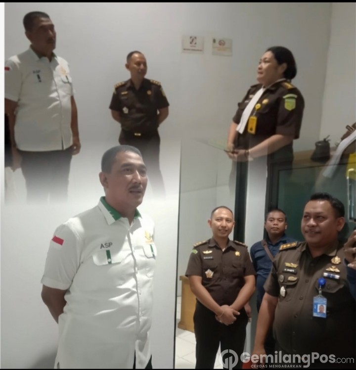 Jalan Kaki Tanpa Menggunakan Mobnas Maupun Pengawalan, Kajati Maluku Sidak Para Jaksa