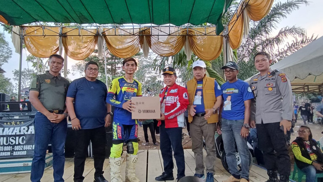 Penutupan Gubernur Cup 1 Super Grasstrack, Gubernur Al Haris: Ajang Melahirkan Bakat Muda Merangin