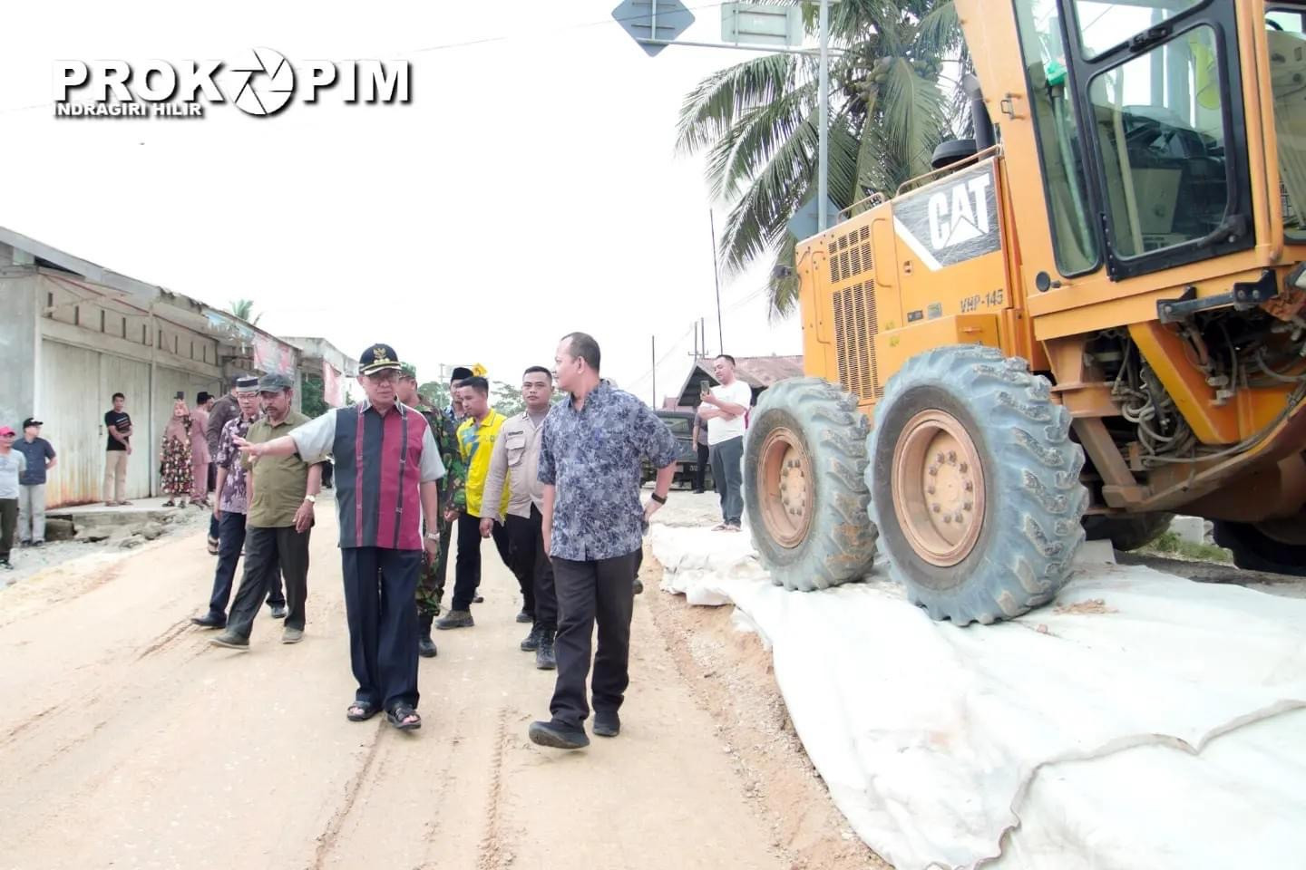 Bupati Inhil Tindak Cepat Jalan Pekantua yang Amblas 