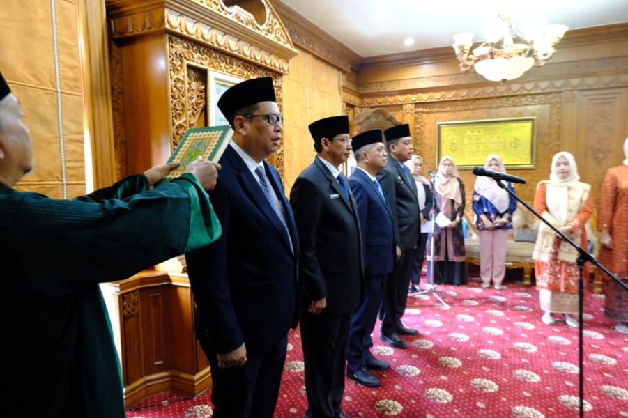 Wagub Sani Lantik Empat Pejabat Eselon II