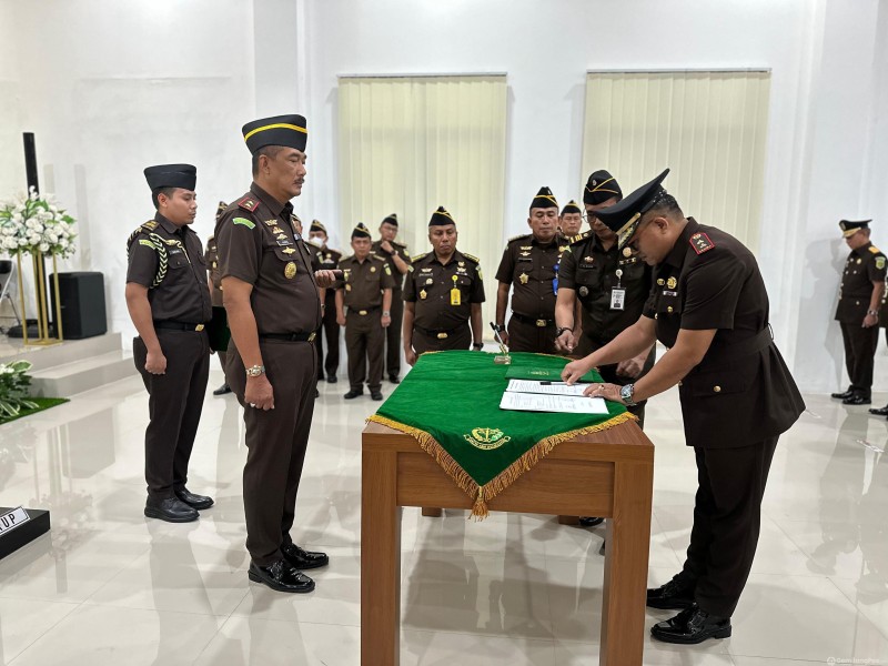 Kajari SBB Anto Widi Nugroho, S.H., M.H Resmi Dilantik oleh Kajati Maluku