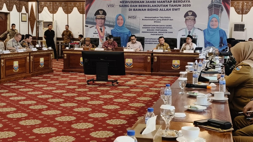 Kunjungan Kerja ke Jambi, Komisi II DPR RI Bahas PNBP Sektor Pertanahan Bersama Gubernur dan Bupati/Walikota