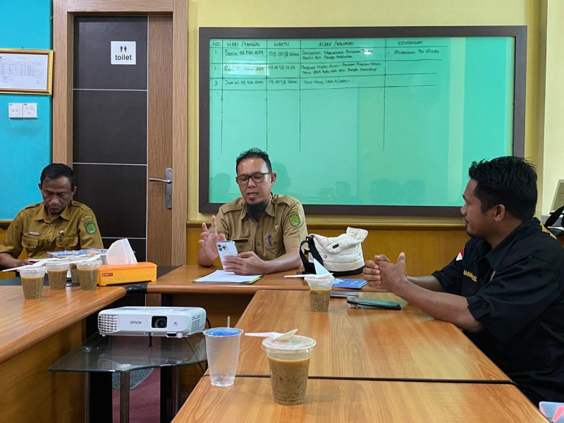 Sebarluaskan Informasi Publik, Kepala DPMPTSP Inhil Lakukan Pertemuan Bersama Awak Media