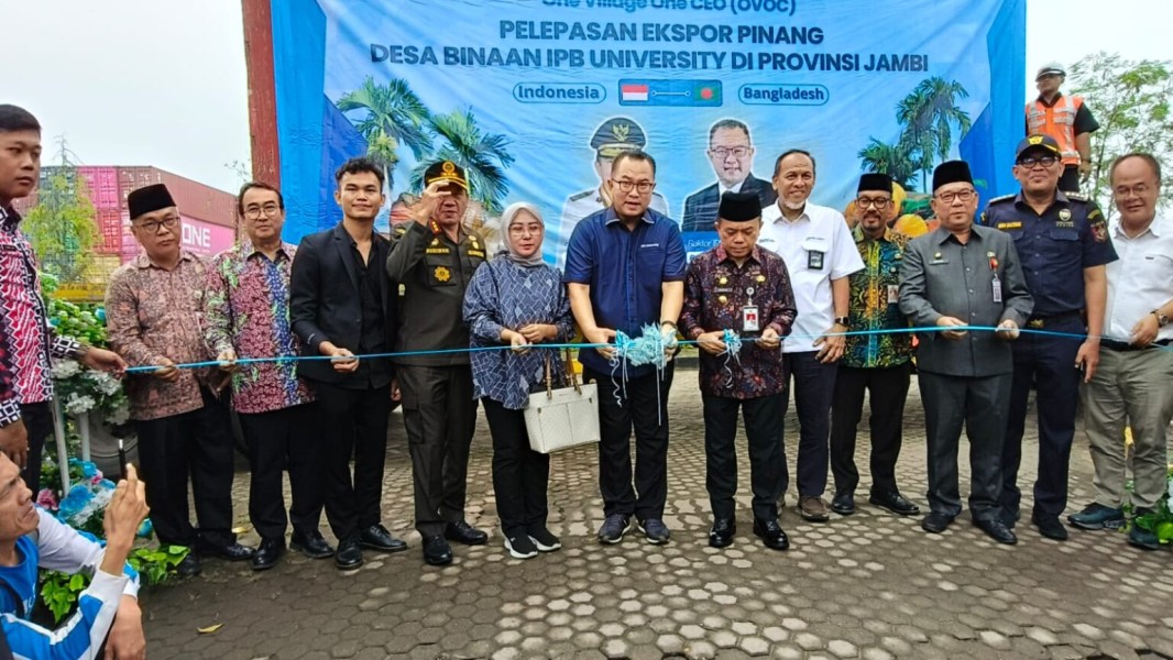 Lepas Ekspor Pinang ke Bangladesh, Gubernur Jambi Al Haris Apresiasi Pengusaha Muda Binaan IPB