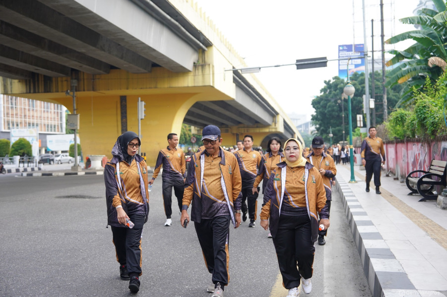 Sambut HBA ke- 64 dan HUT IAD ke- XXIV Tahun 2024, Kejati Riau Gelar Jalan Santai Bersama